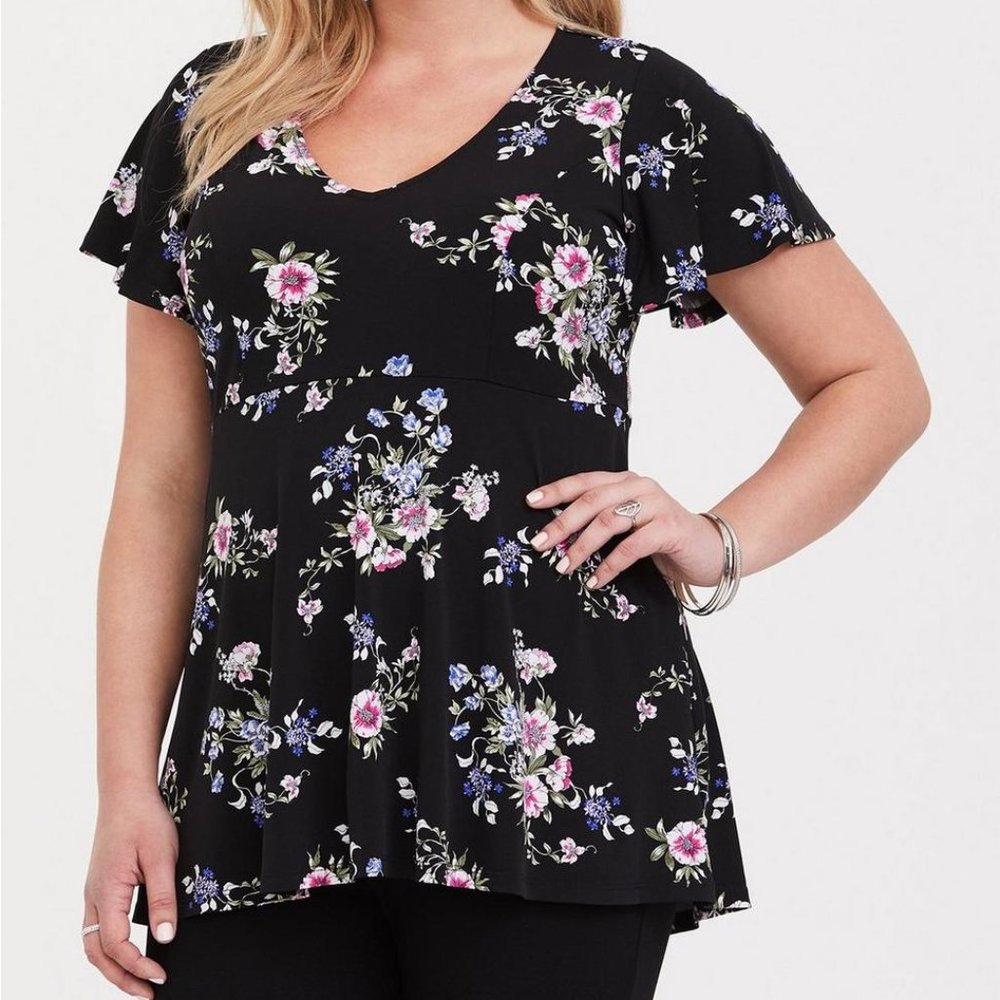 TORRID BLACK FLORAL BABYDOLL TOP SIZE 2x